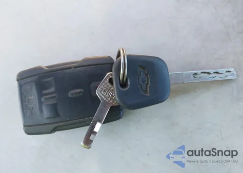 2015 Chevrolet Silverado 1500 1Lt from USA, damaged, VIN 3GCUKREC7FG299848